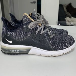 Nike Air Max Sequent 3 Sneakers in Black